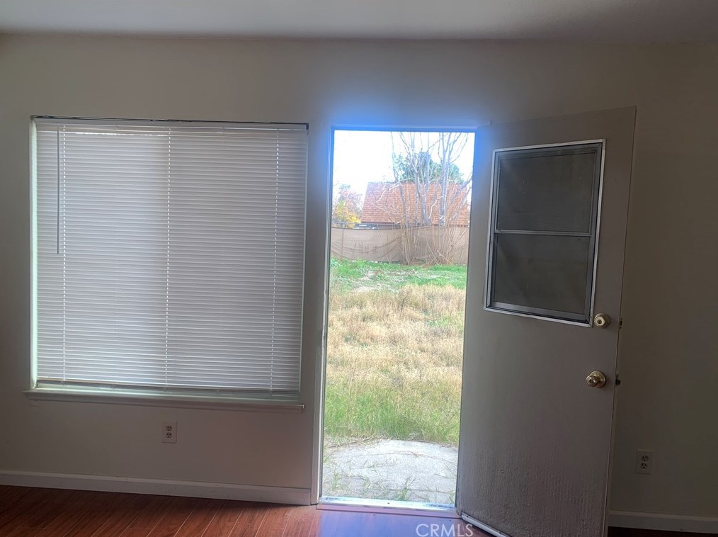 9817 Blanchard Ave, Fontana CA  92335-5815 exterior