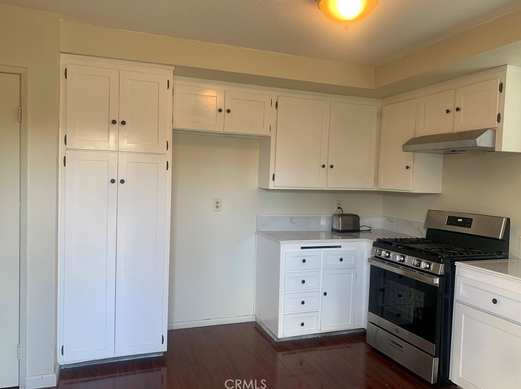 9817 Blanchard Ave, Fontana CA  92335-5815 exterior