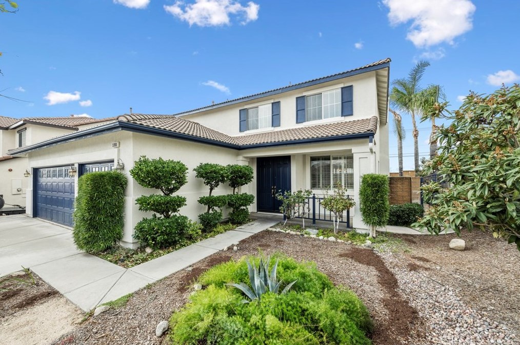 5988 Half Dome Dr, Fontana, CA 92336