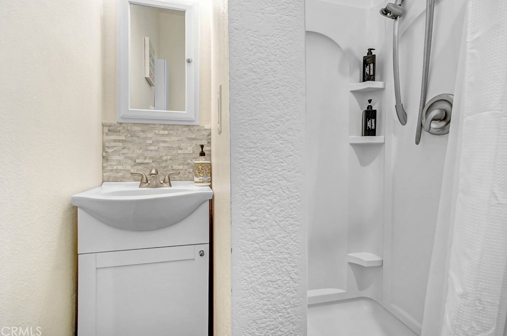 9732 Belmont Dr, Riverside CA  92503-4215 exterior