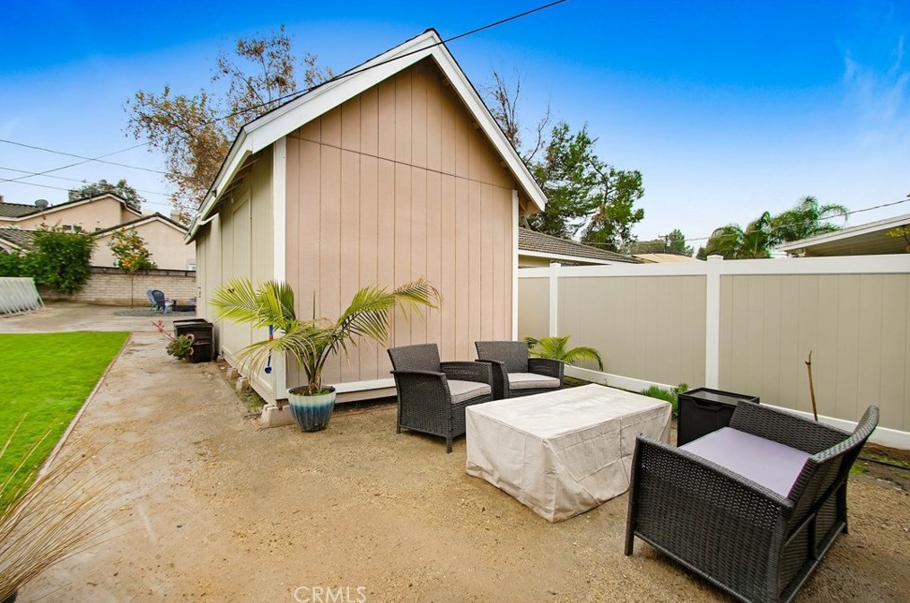 9732 Belmont Dr, Riverside CA  92503-4215 exterior