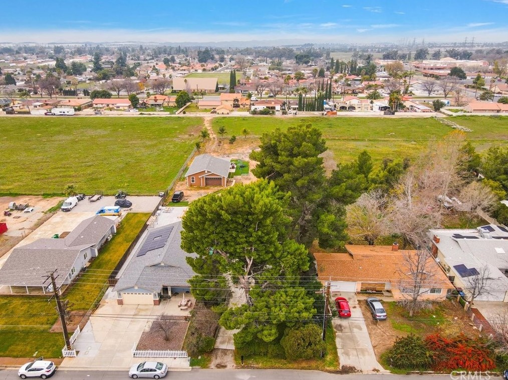 1375 Michigan Ave, Beaumont CA  92223-1726 exterior