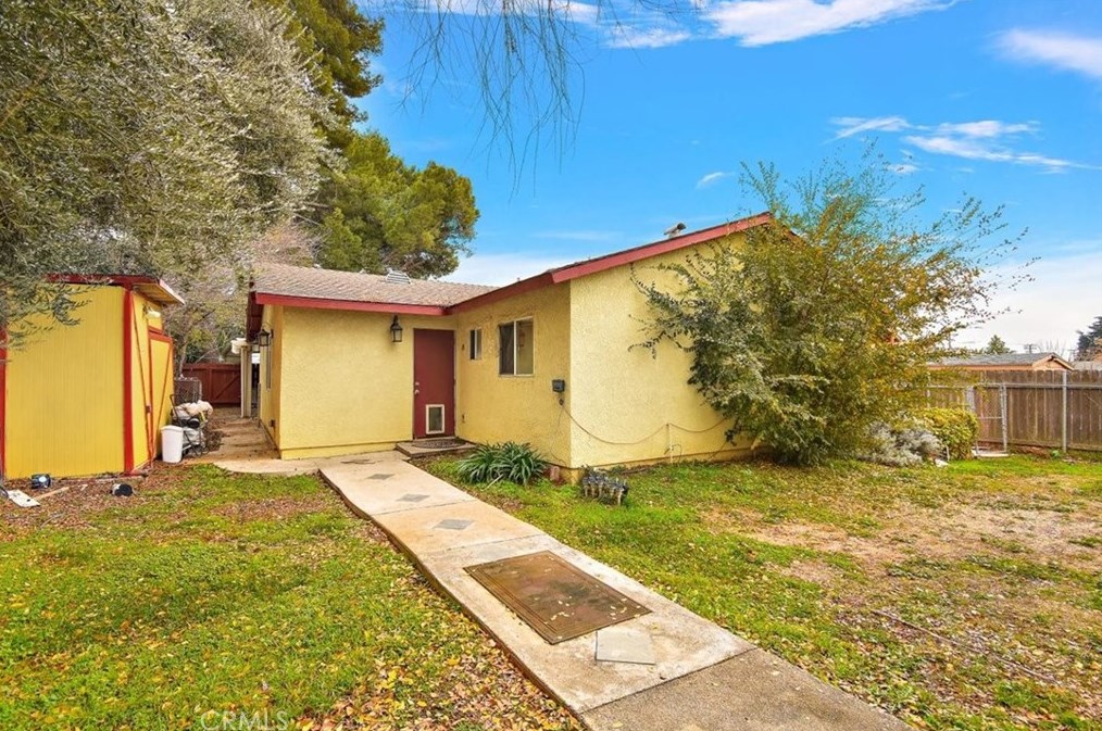 1375 Michigan Ave, Beaumont CA  92223-1726 exterior