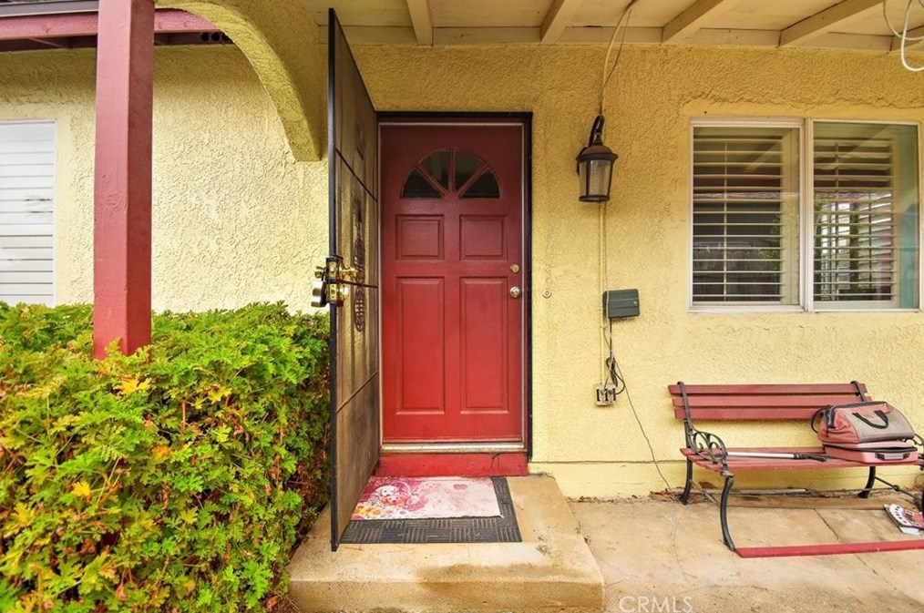 1375 Michigan Ave, Beaumont CA  92223-1726 exterior