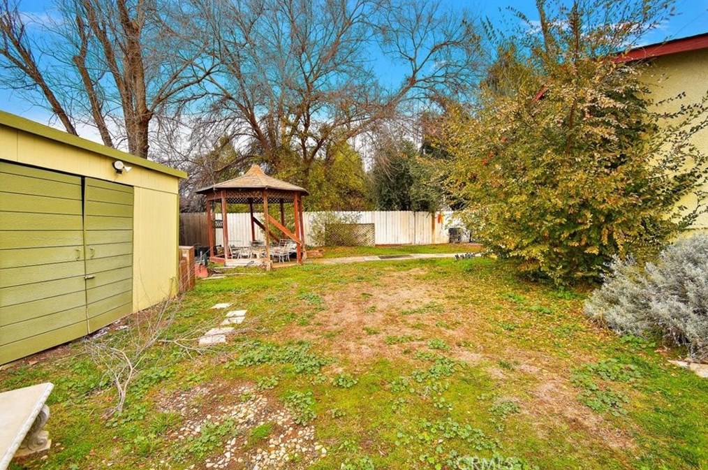 1375 Michigan Ave, Beaumont CA  92223-1726 exterior