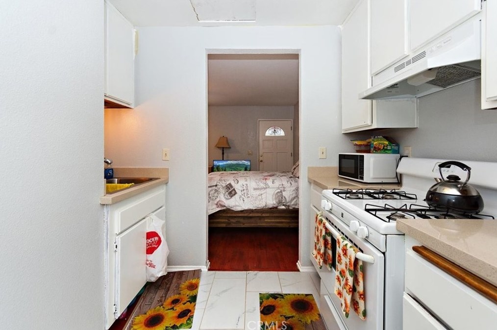 1375 Michigan Ave, Beaumont CA  92223-1726 exterior