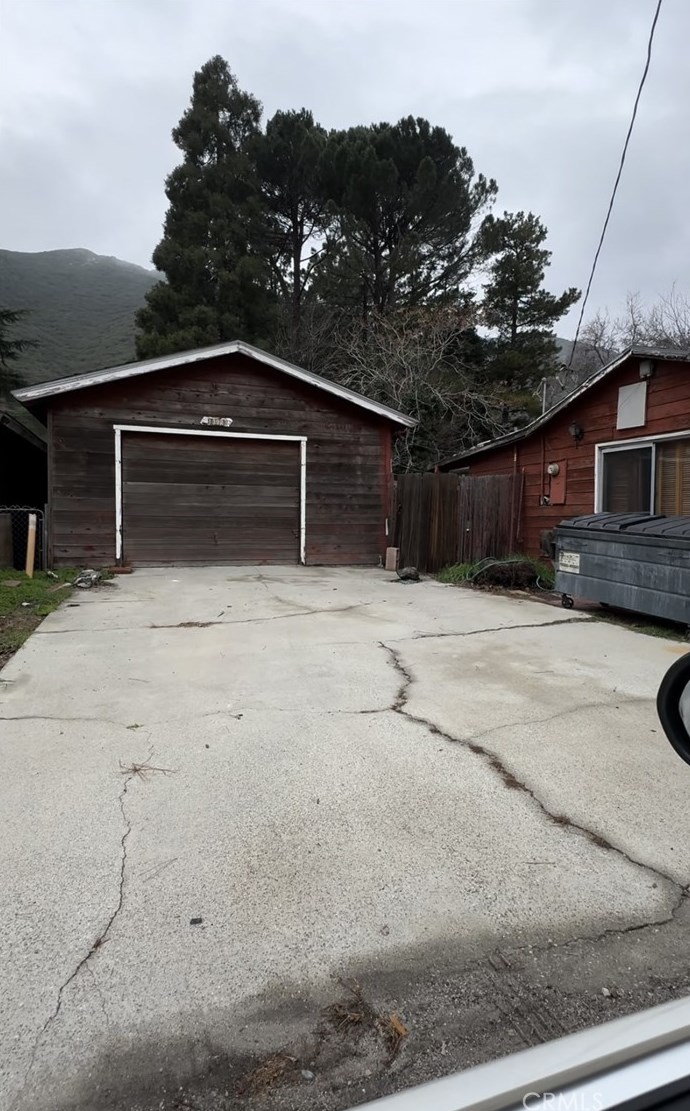 13923 Meadow Ln, Lytle Creek, CA 92358