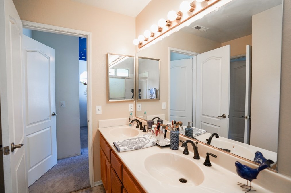 11645 Allwood Dr, Riverside CA  92503-0821 exterior