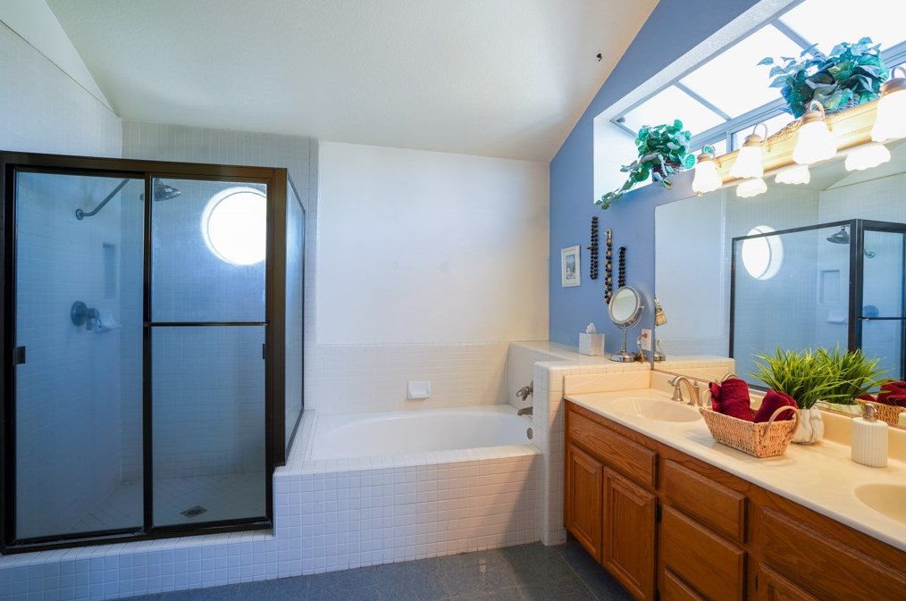 11645 Allwood Dr, Riverside CA  92503-0821 exterior