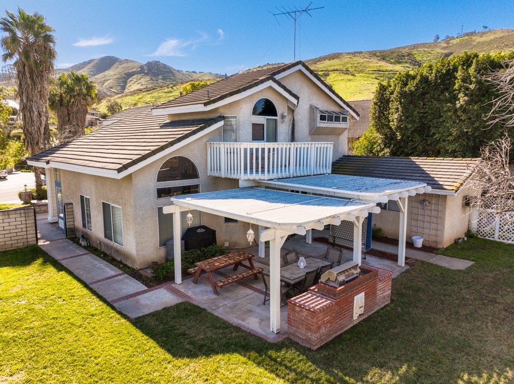 11645 Allwood Dr, Riverside CA  92503-0821 exterior