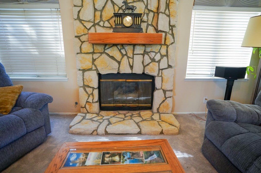 11645 Allwood Dr, Riverside CA  92503-0821 exterior