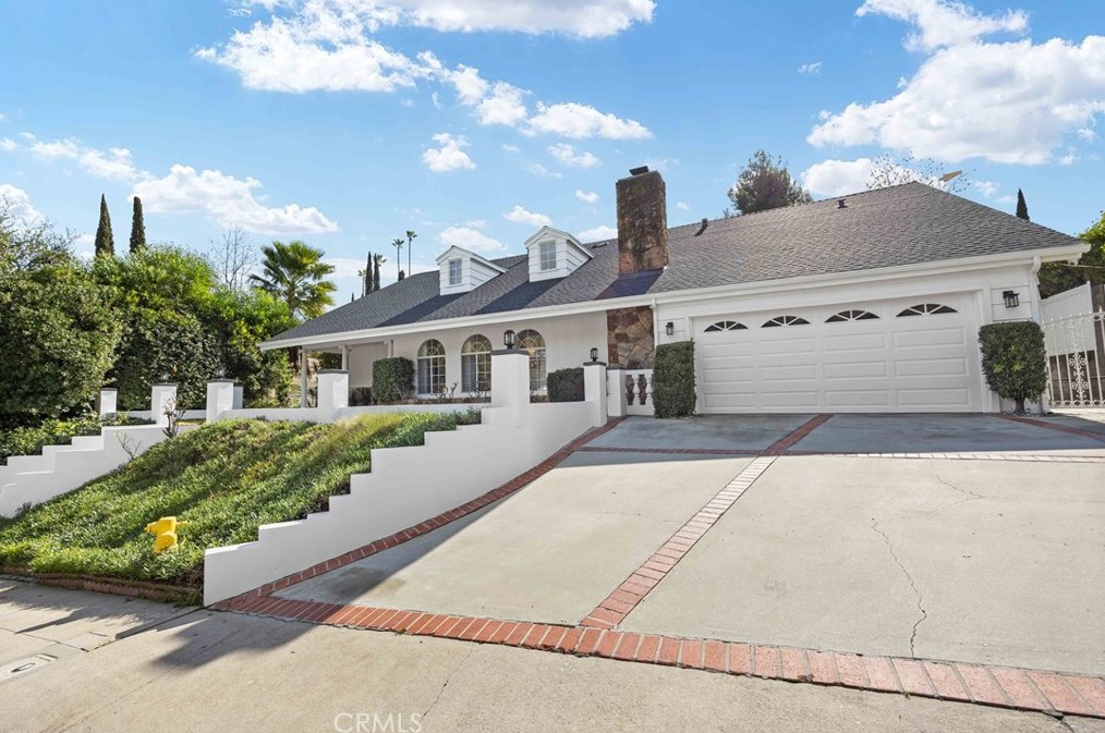 1851 Greenbriar Rd, Glendale, CA 91207