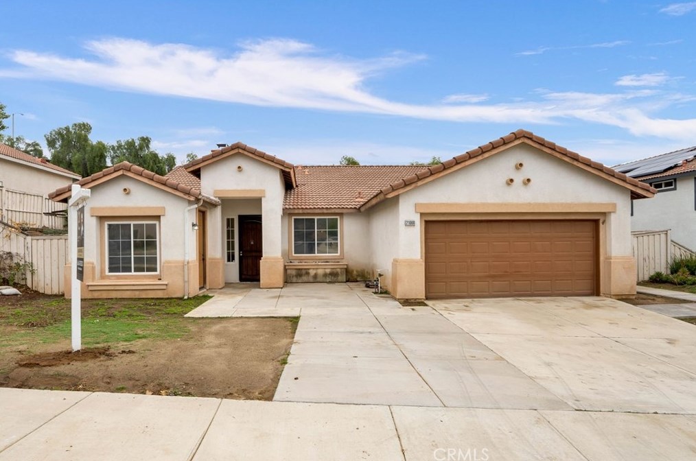 21068 Creekside Dr, Lake Elsinore, CA 92532