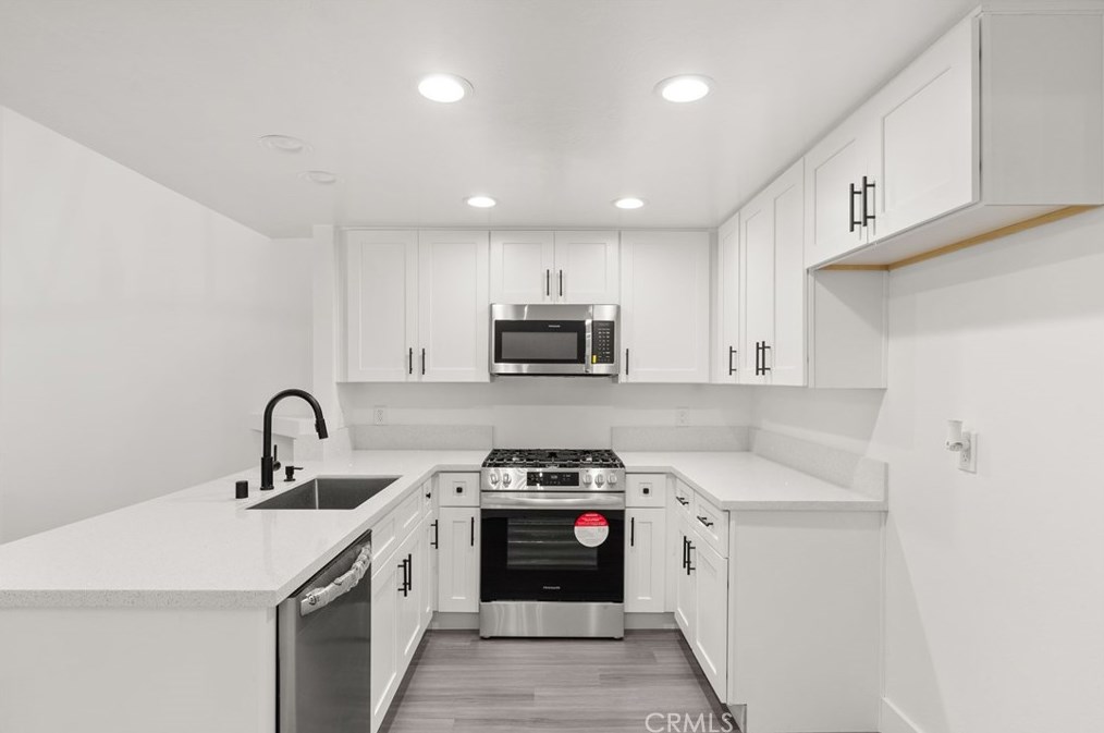 6172 Darcee Dr, Riverside CA  92509-6273 exterior