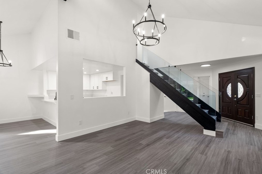 6172 Darcee Dr, Riverside CA  92509-6273 exterior