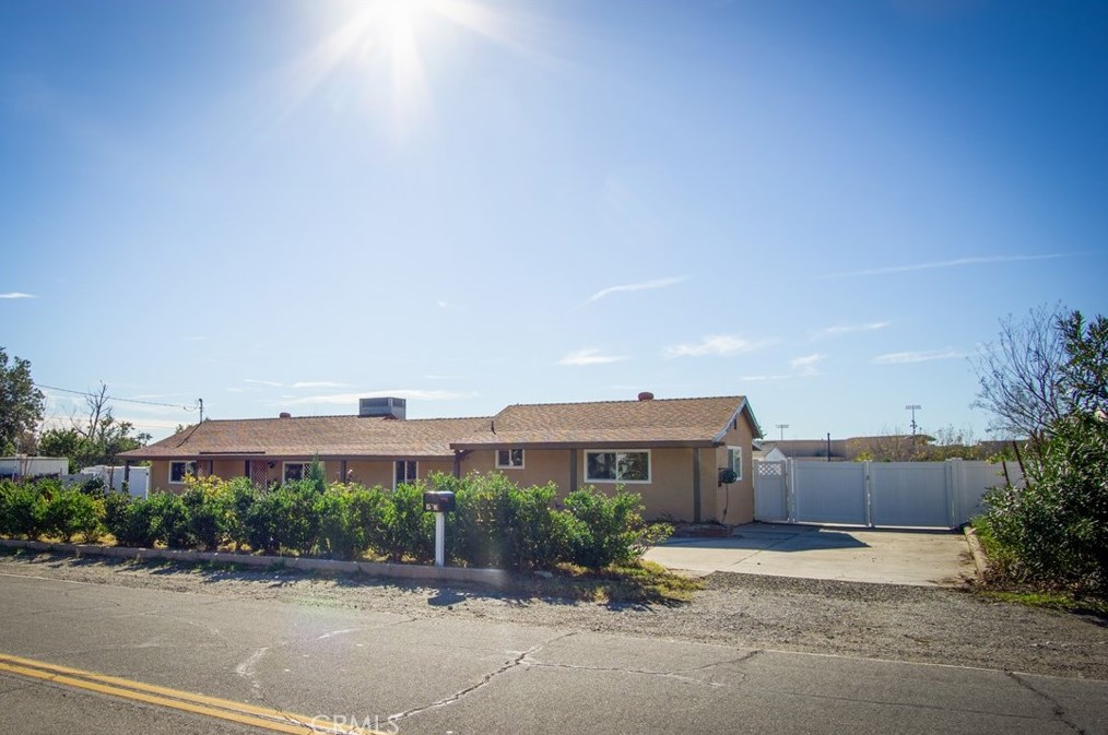 1591 W Persimmon St, Rialto, CA 92377