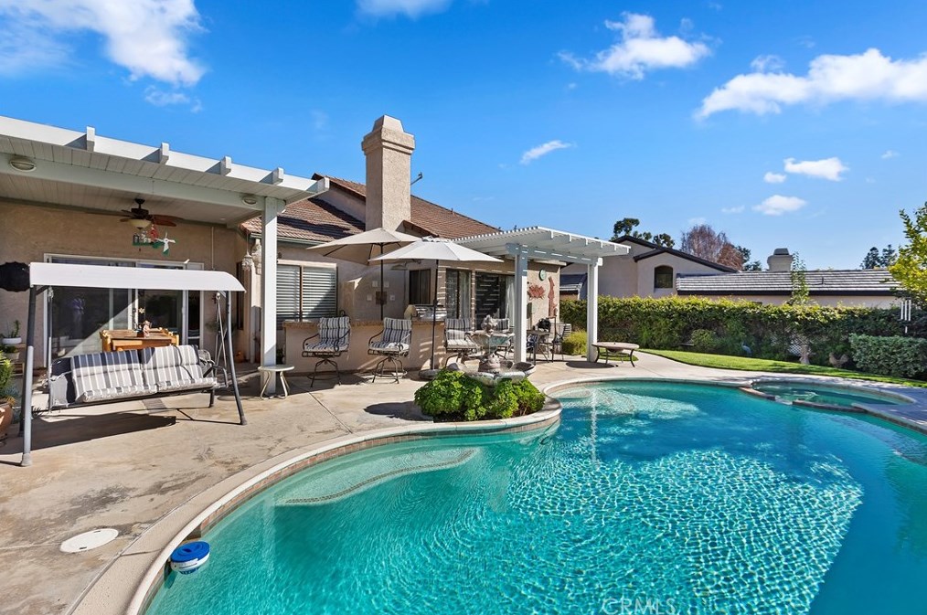 1244 Creekside Ct, Upland CA  91784-7934 exterior