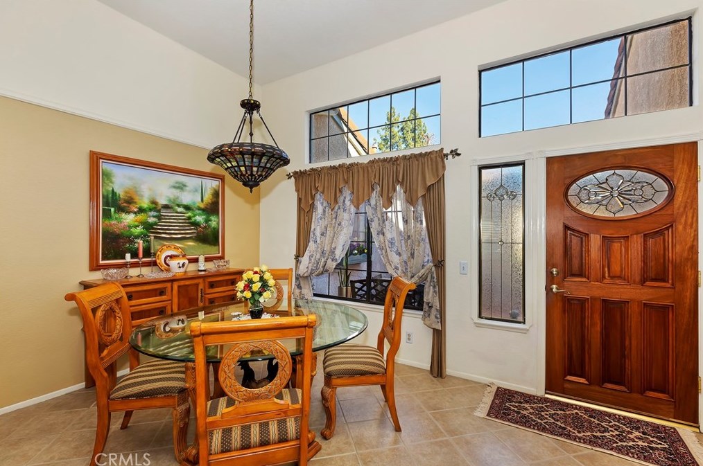 1244 Creekside Ct, Upland CA  91784-7934 exterior