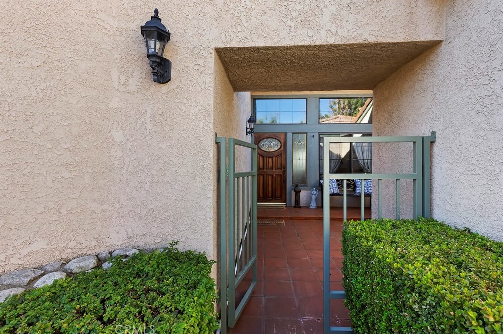 1244 Creekside Ct, Upland CA  91784-7934 exterior