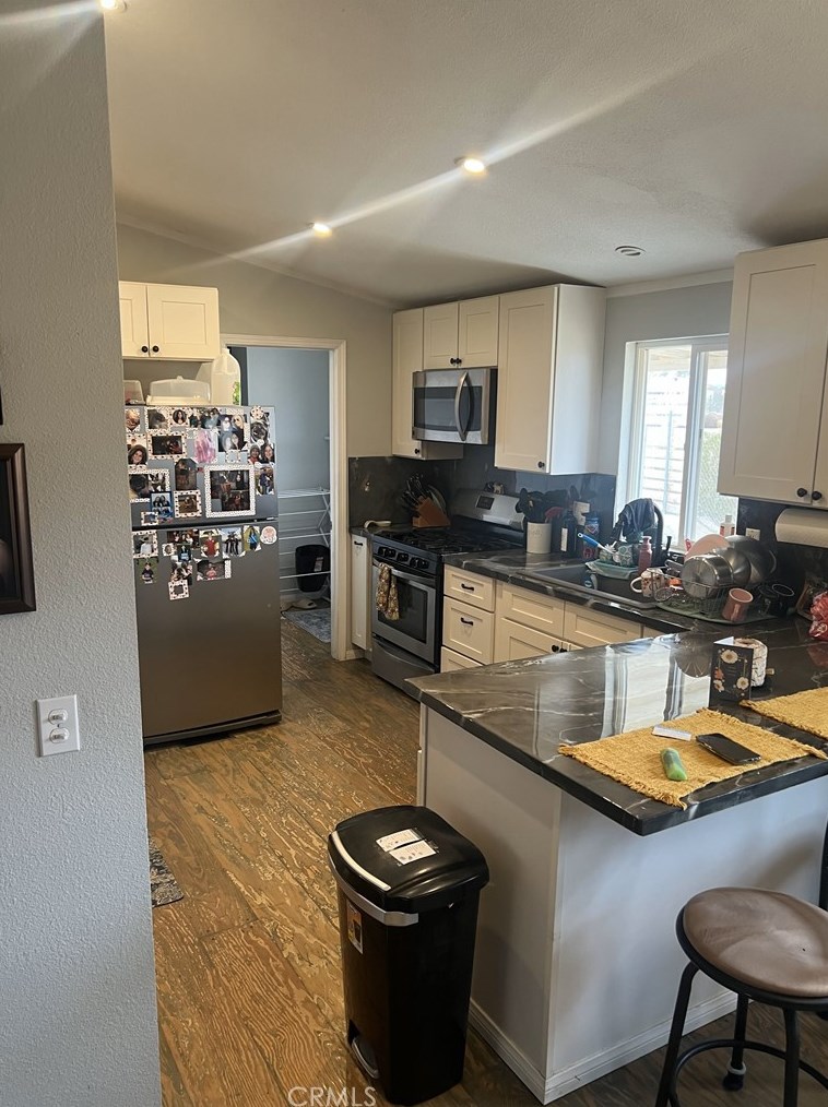 6951 Luna Rd, Phelan, CA 92371-6491
