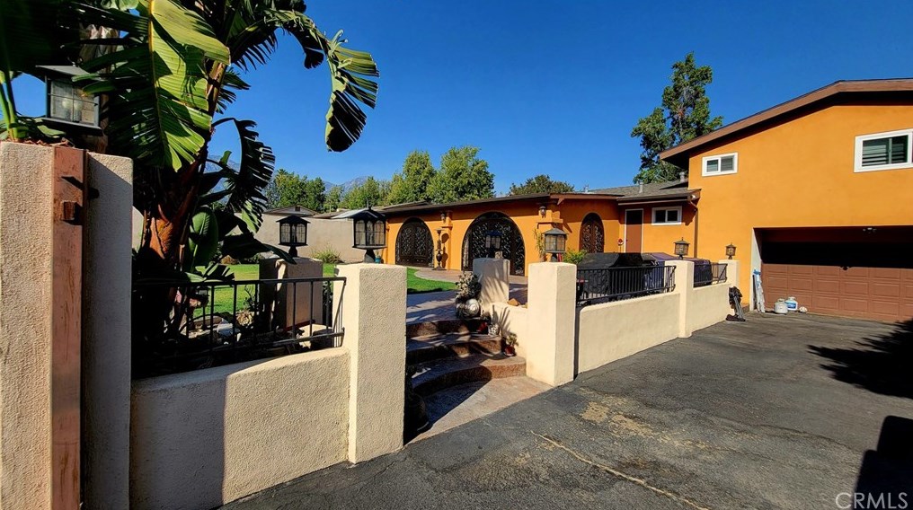 1545 N 1st Ave, Upland, CA 91786