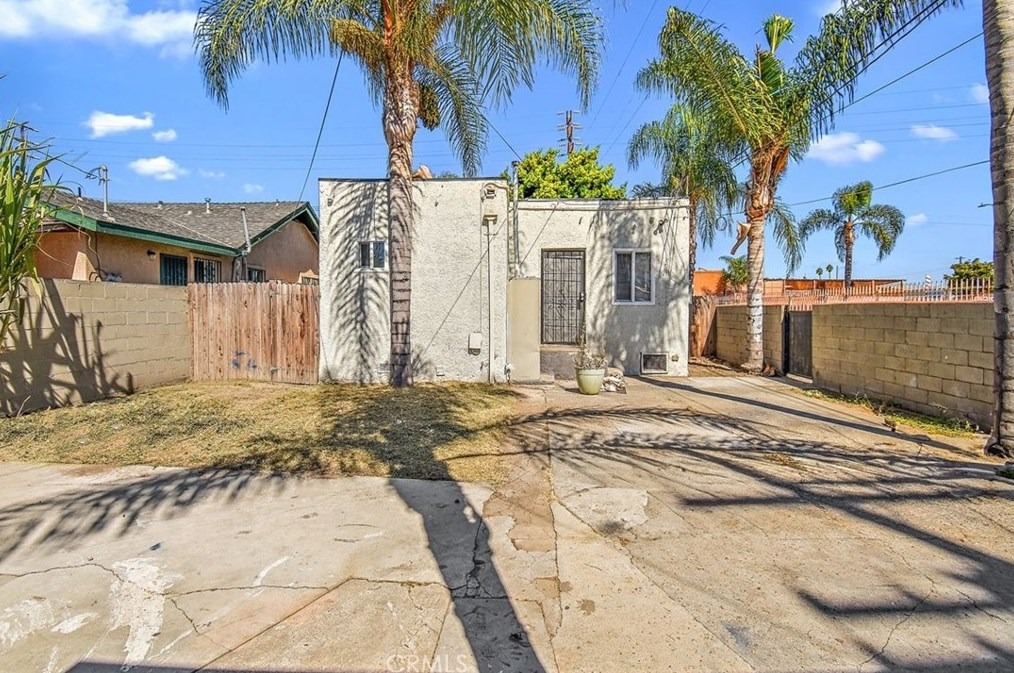 314 91st St, Los Angeles CA  90003-3805 exterior
