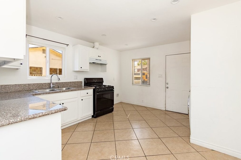314 91st St, Los Angeles CA  90003-3805 exterior