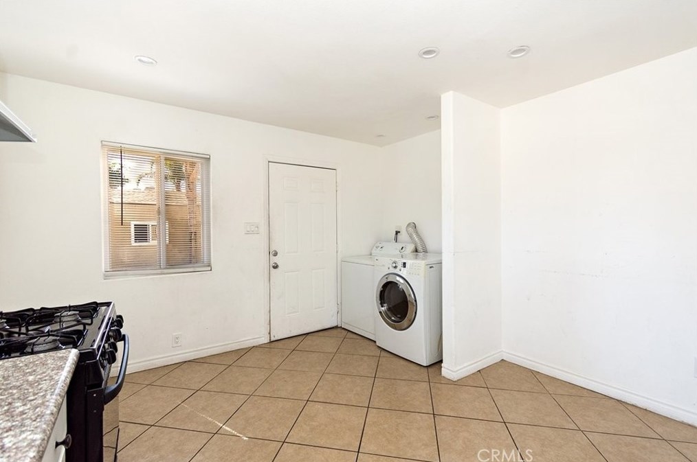 314 91st St, Los Angeles CA  90003-3805 exterior