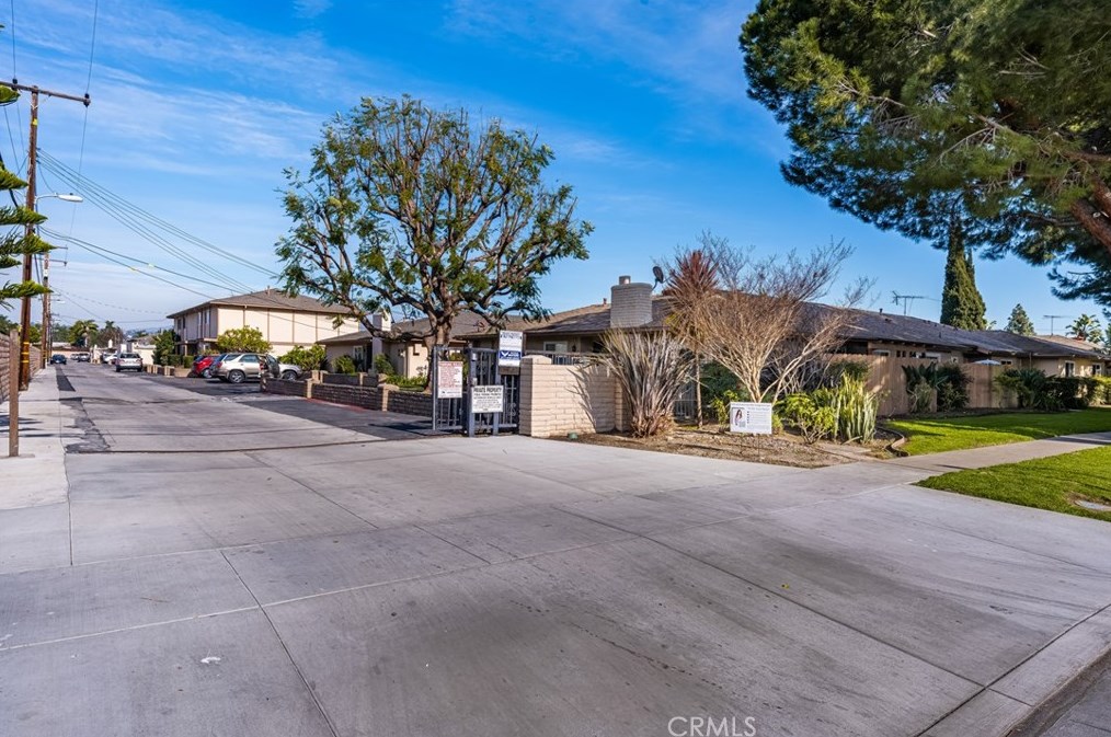 1881 Mitchell Ave, Tustin CA  92780-6343 exterior