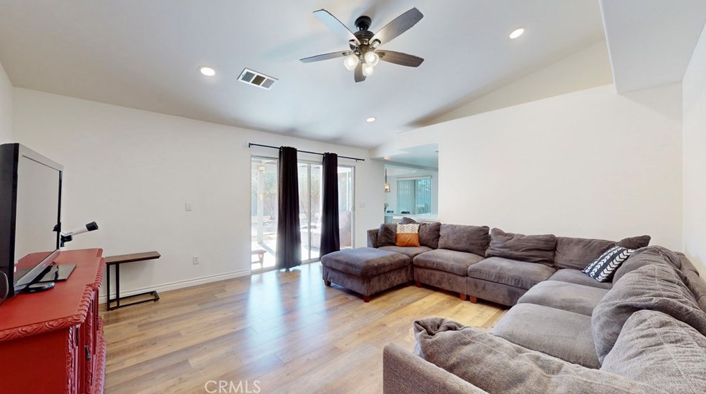 19939 Sahale Rd, Apple Valley CA  92307-7204 exterior