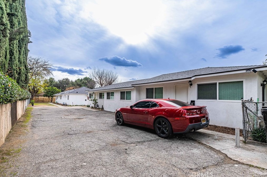 200 Phillips St, Ontario CA  91762-5141 exterior