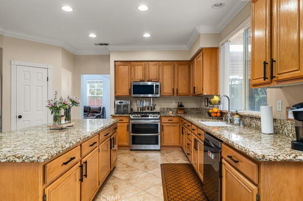 35381 Perla Pl, Wildomar CA  92595-7823 exterior