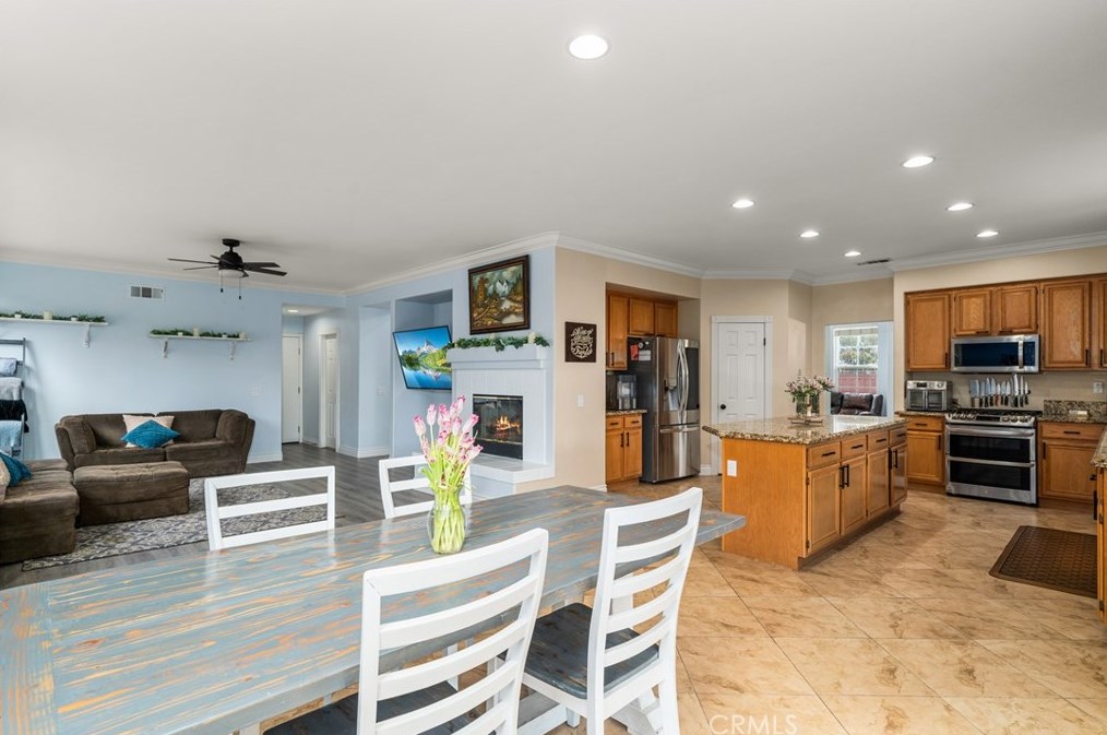 35381 Perla Pl, Wildomar CA  92595-7823 exterior