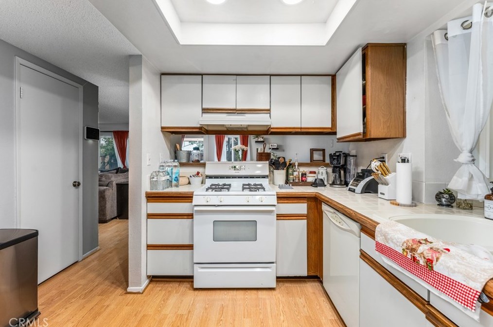 11840 Honey Holw, Moreno Valley CA  92557-6106 exterior