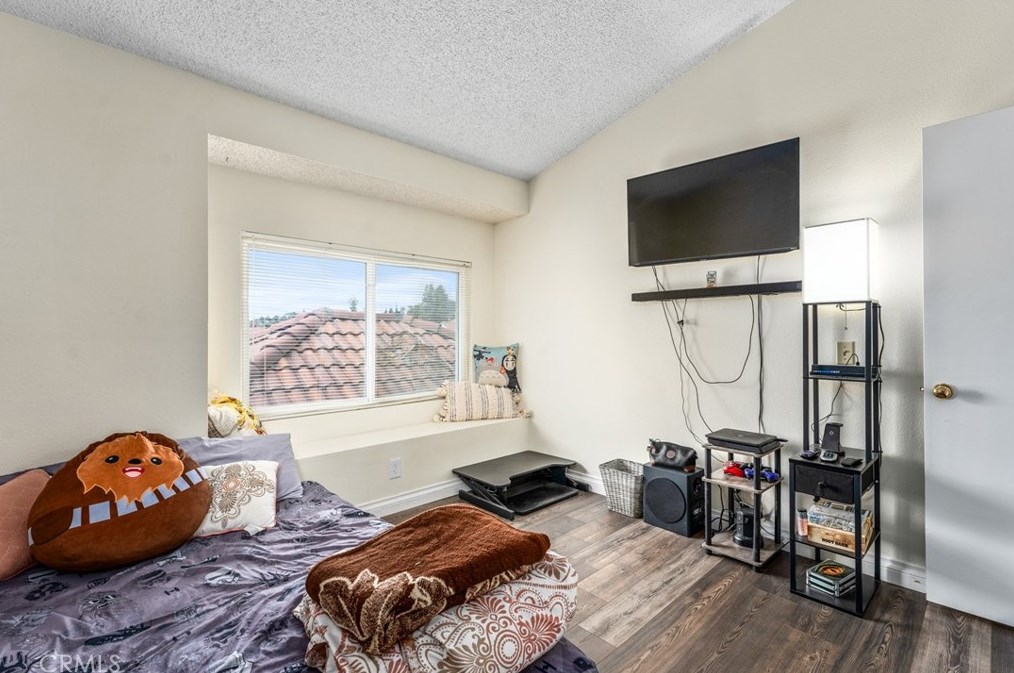 11840 Honey Holw, Moreno Valley CA  92557-6106 exterior