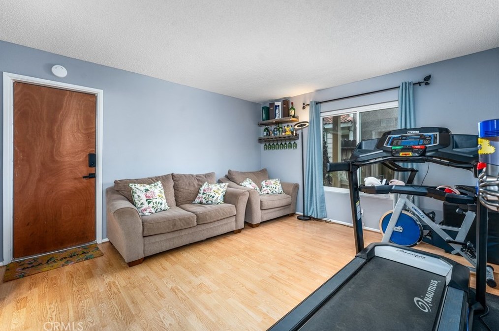 11840 Honey Holw, Moreno Valley CA  92557-6106 exterior