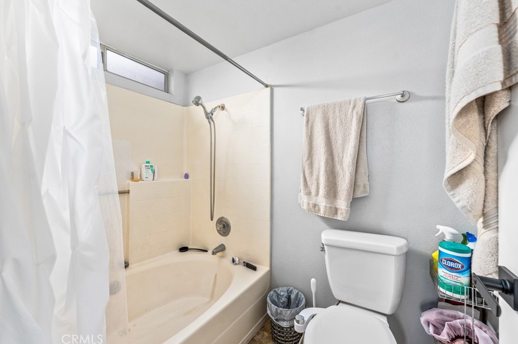 11840 Honey Holw, Moreno Valley CA  92557-6106 exterior