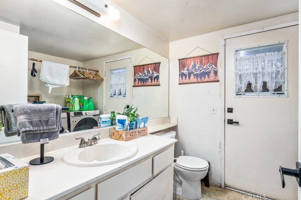 11840 Honey Holw, Moreno Valley CA  92557-6106 exterior