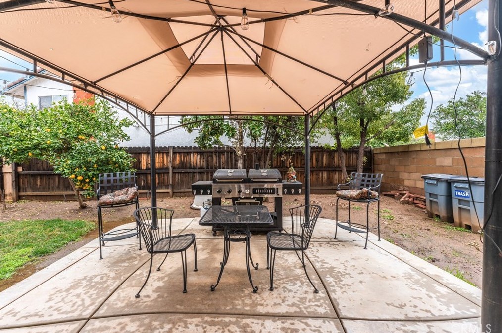 11840 Honey Holw, Moreno Valley CA  92557-6106 exterior