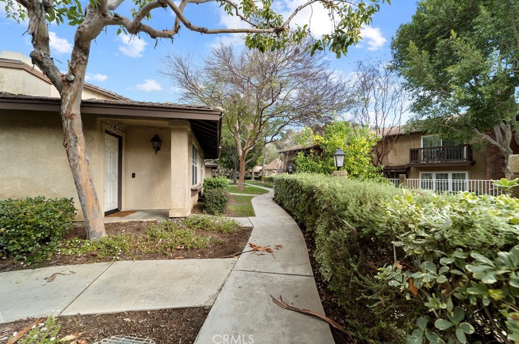 932 Glendora Ave, Glendora, CA 91740-6308