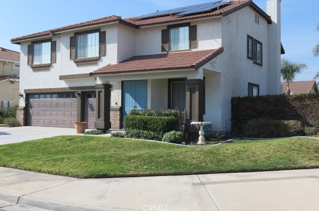 7090 Ohio Ln, Fontana, CA 92336
