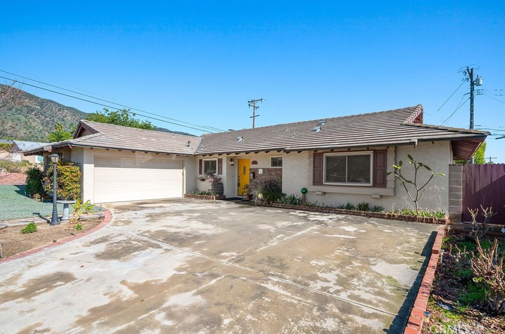 458 Valencia St, Glendora, CA 91741-2417