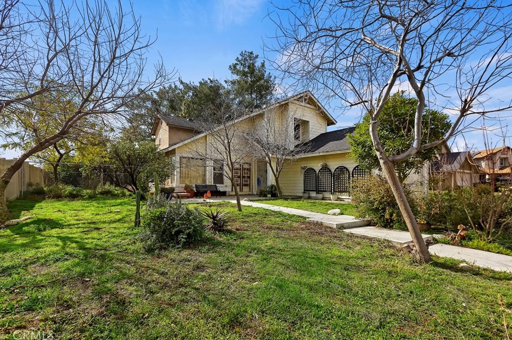 2743 Akron St, San Bernardino, CA 92407-2148