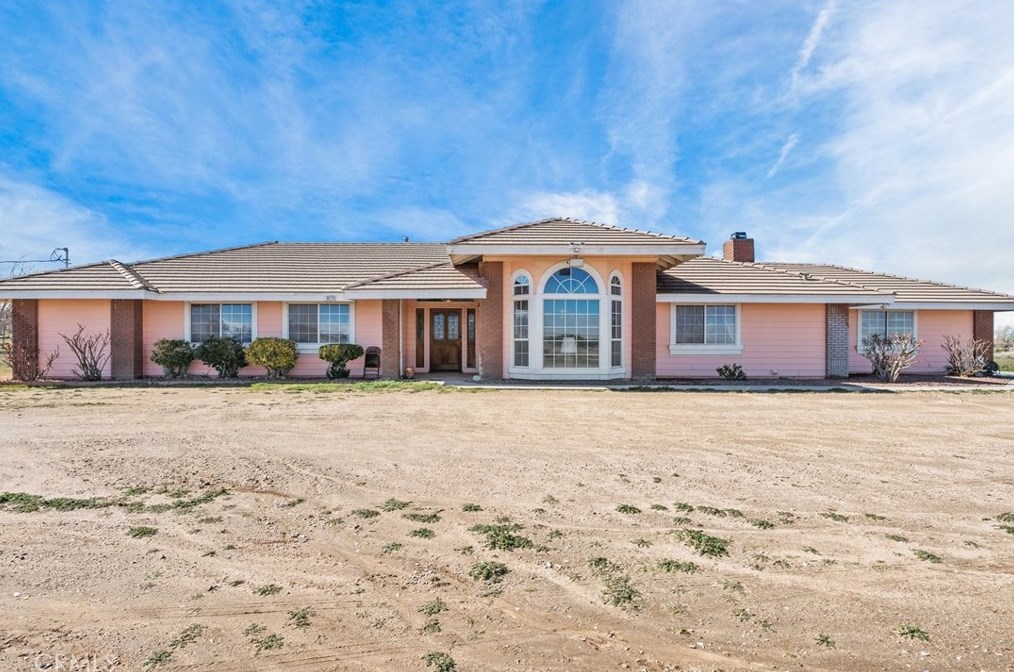 9828 Tumbleweed Rd, Phelan, CA 92371-5741