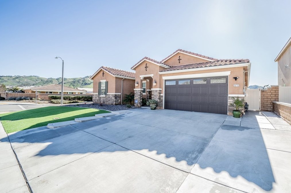 20715 Spring St, Riverside CA  92507 exterior