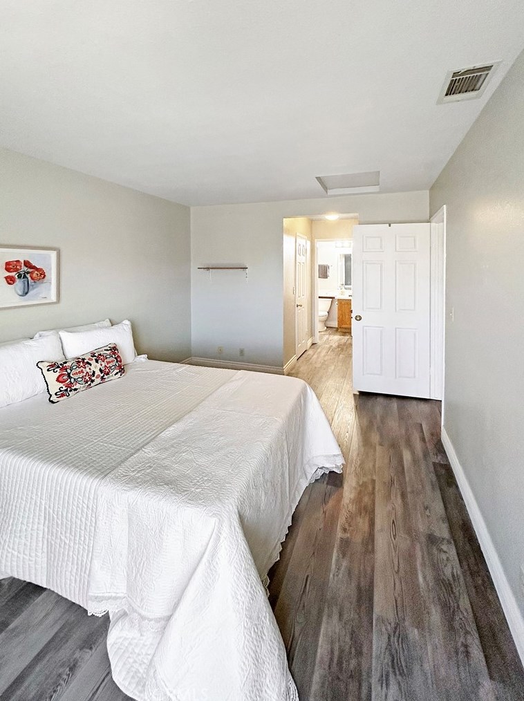 19227 Elm Dr, Apple Valley CA  92308-8987 exterior