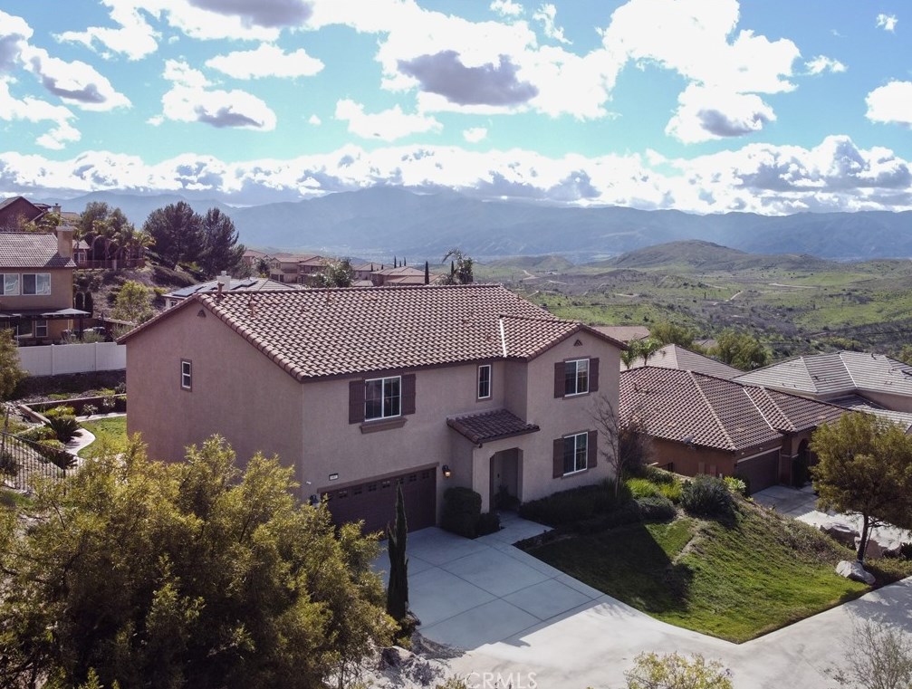 16657 Golden Bluff Loop, Riverside CA  92503-0244 exterior