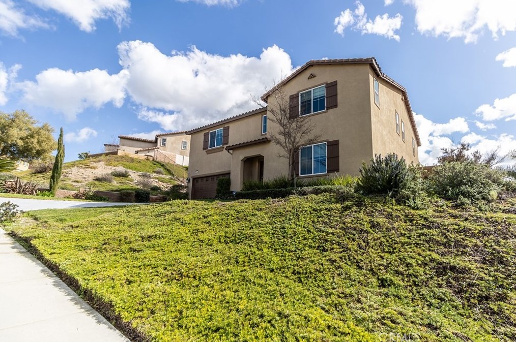 16657 Golden Bluff Loop, Riverside CA  92503-0244 exterior