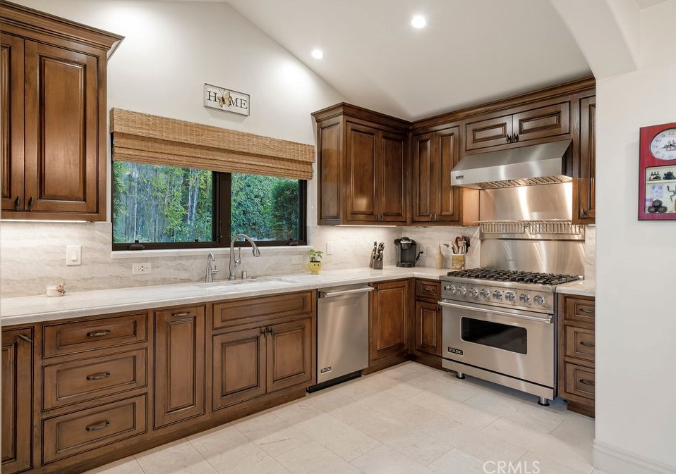 734 Calabria Dr, Glendora CA  91741-2202 exterior