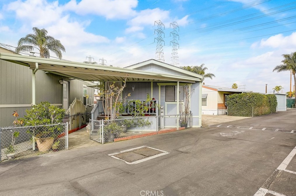 8811 Park St #105, Bellflower, CA 90706